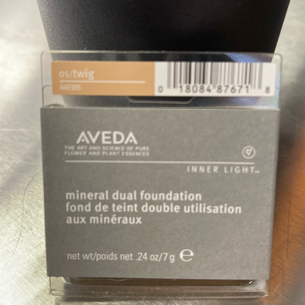 Aveda Twig mineral dual foundation